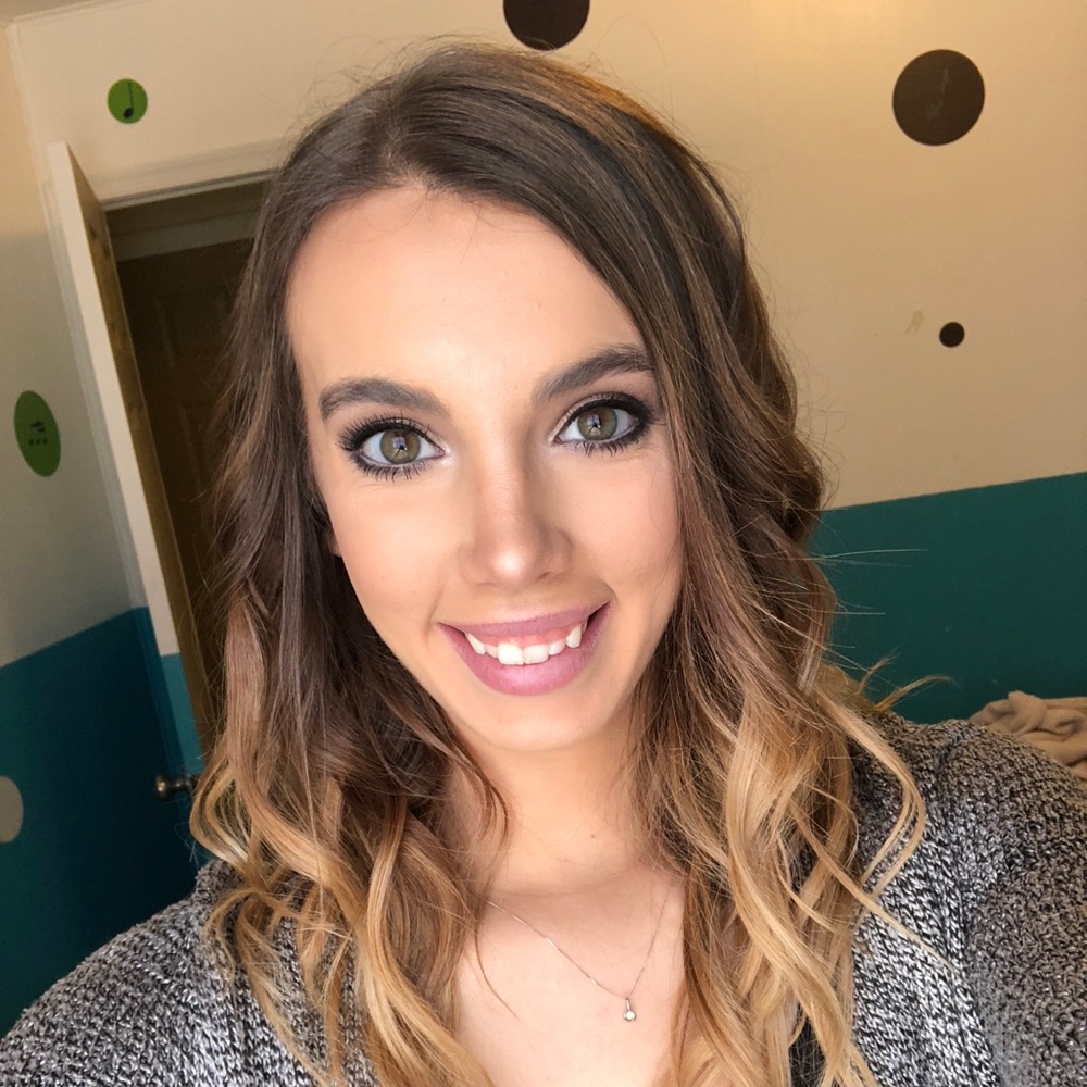 Meet your Posher, Laura